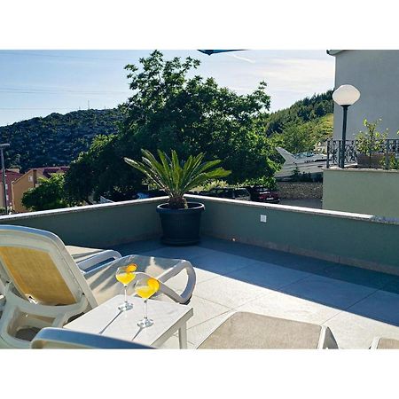 Amazing Apartment In Makarska With House Sea View Buitenkant foto