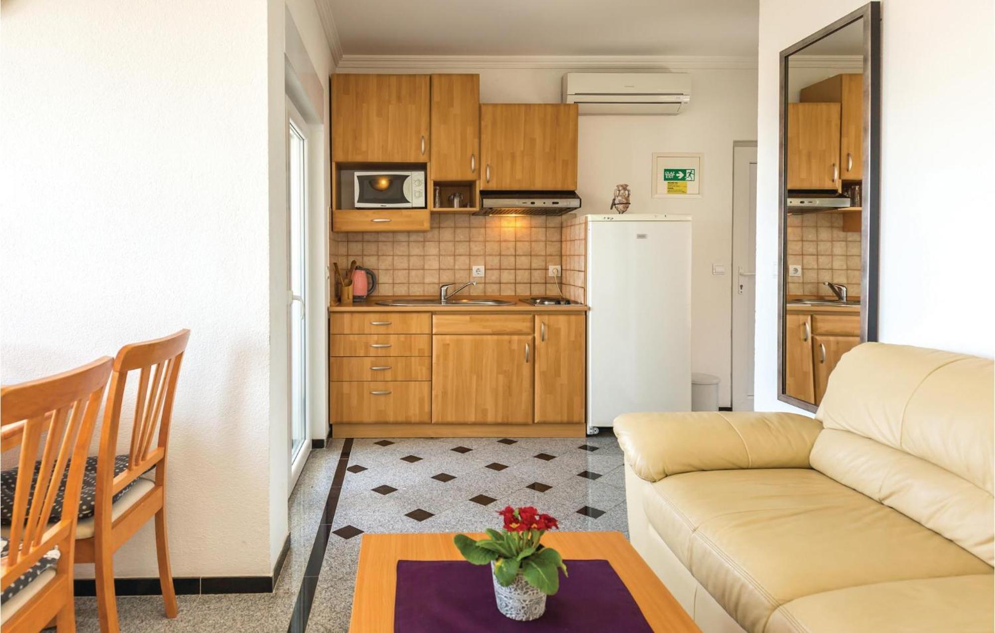 Amazing Apartment In Makarska With House Sea View Buitenkant foto