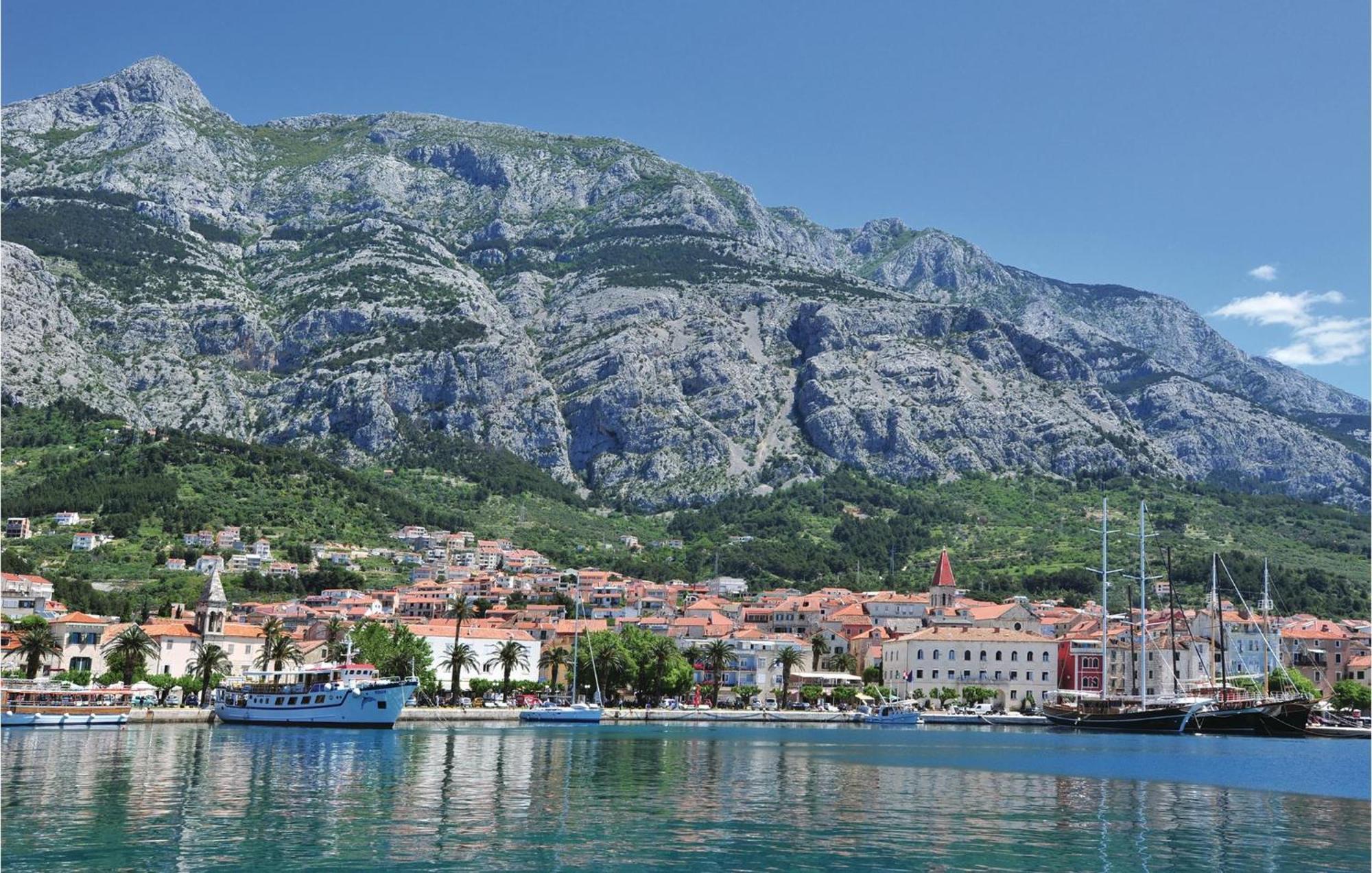 Amazing Apartment In Makarska With House Sea View Buitenkant foto