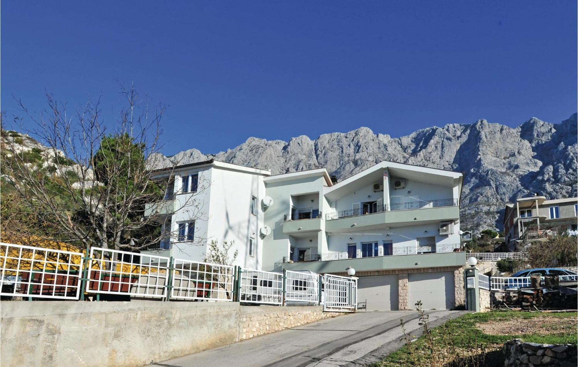Amazing Apartment In Makarska With House Sea View Buitenkant foto